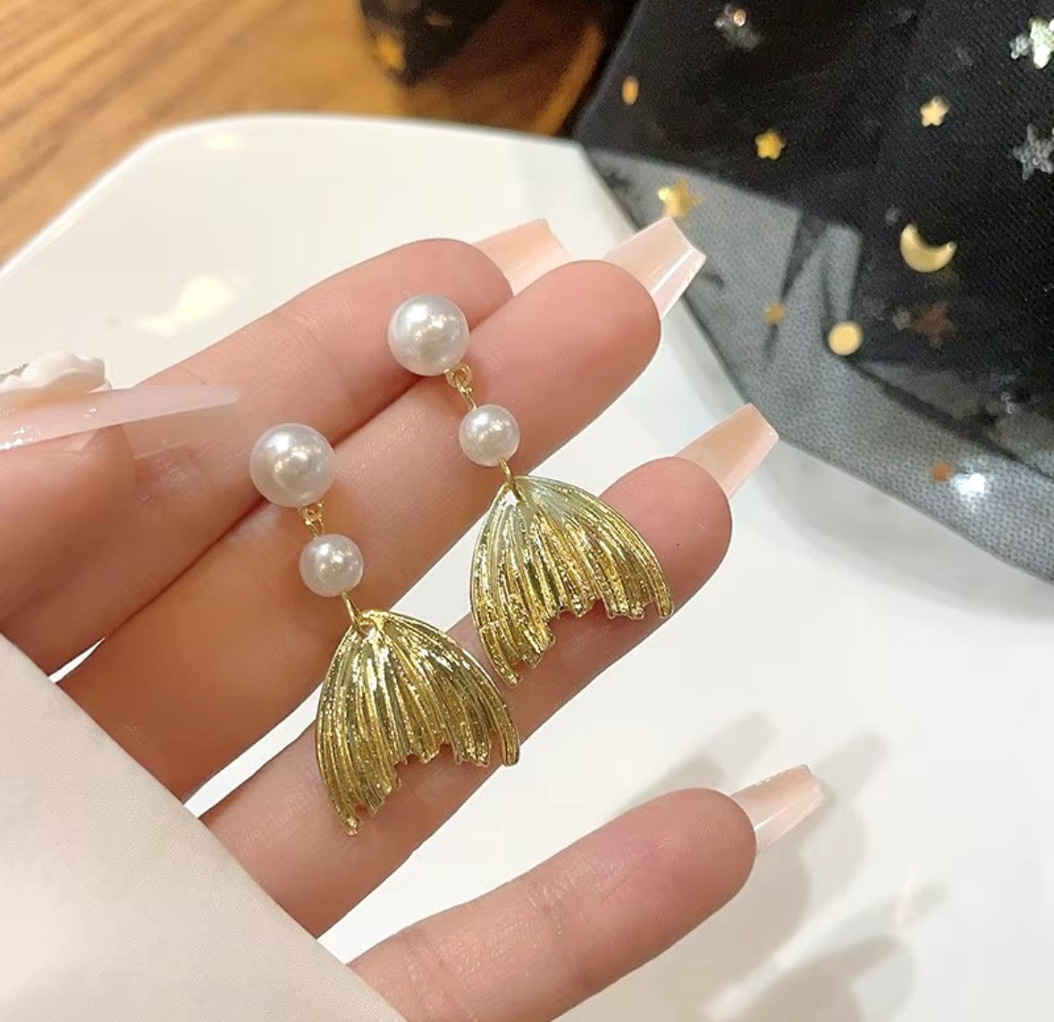 Metal Pearl Fishtail
Drop Earrings
