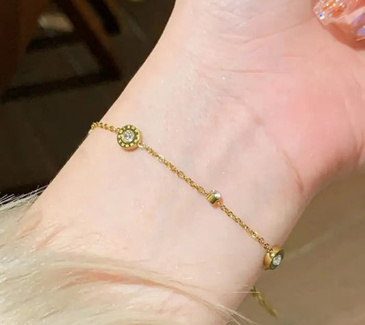 Roman Numbers
Diamond Studded Bracelet