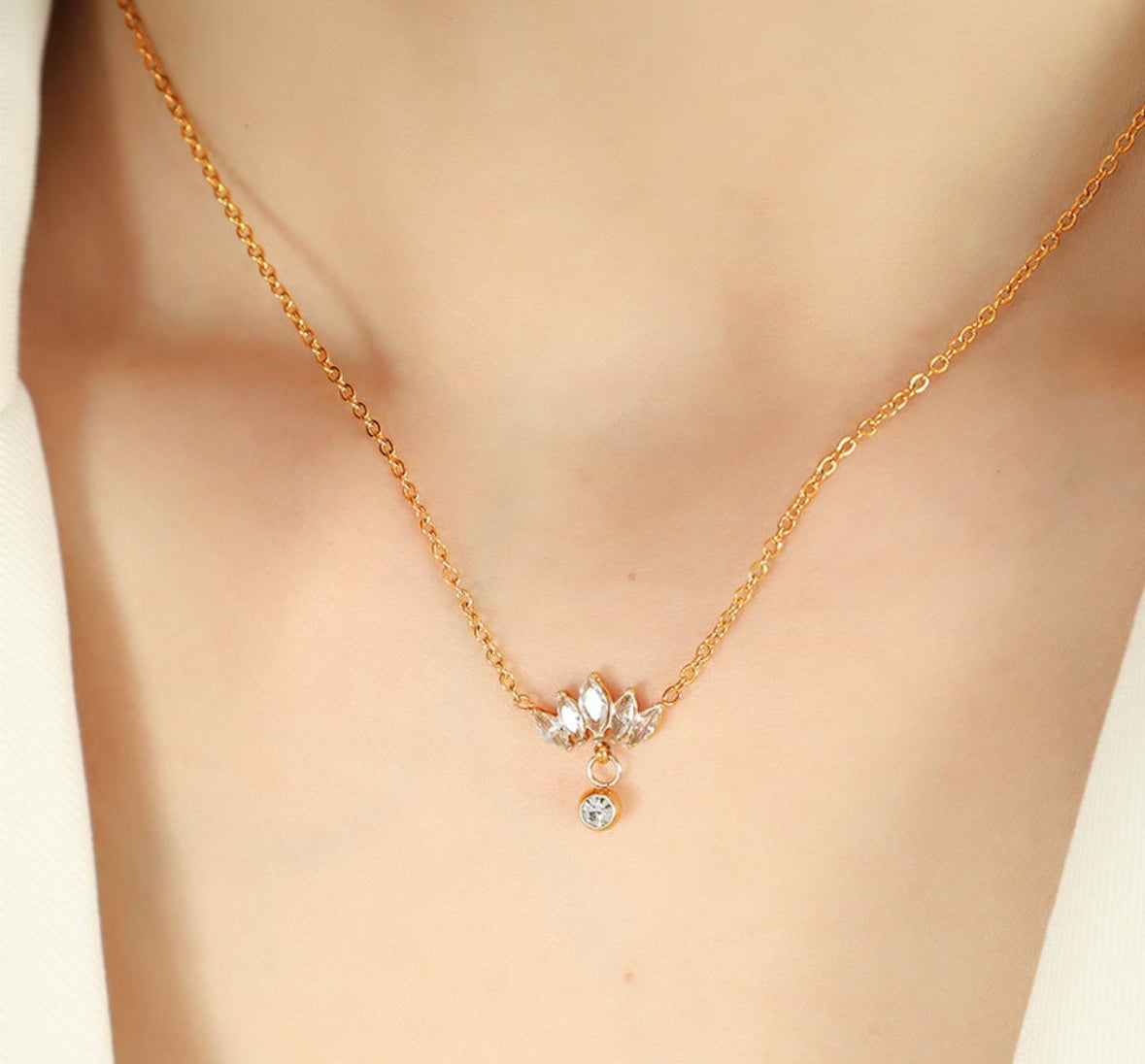Crown Drop
Necklace