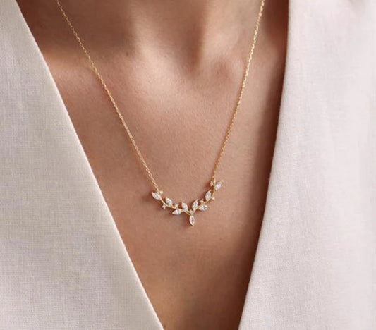 Leaf Antlers Deer
Shape Necklace