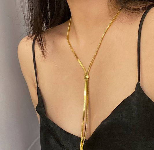 Long Adjustable
Snake Bone Flat Chain Necklace
