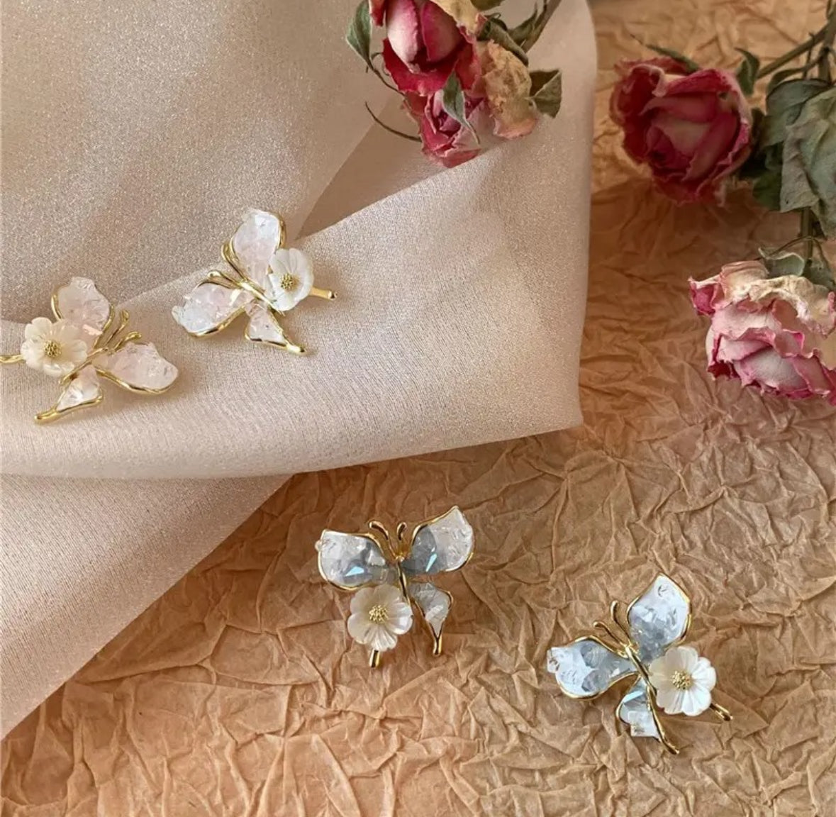 Cute Gradient Color
Crystal Butterfly Stud Earrings