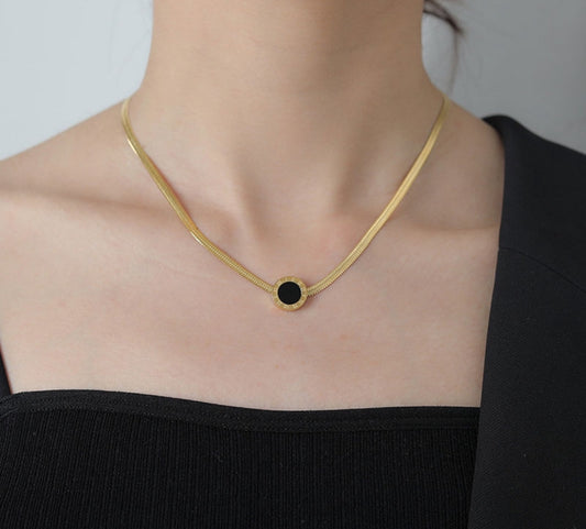 Roman Black Round
Snake Chain Necklace