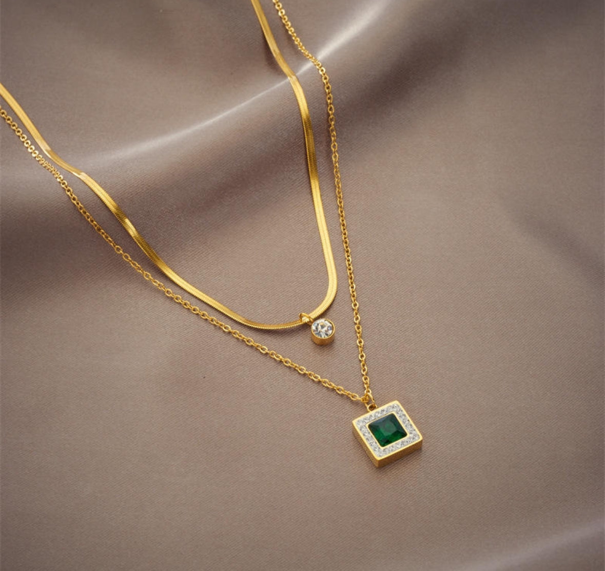 Emerald & Stone
Square Dual Chain Necklace