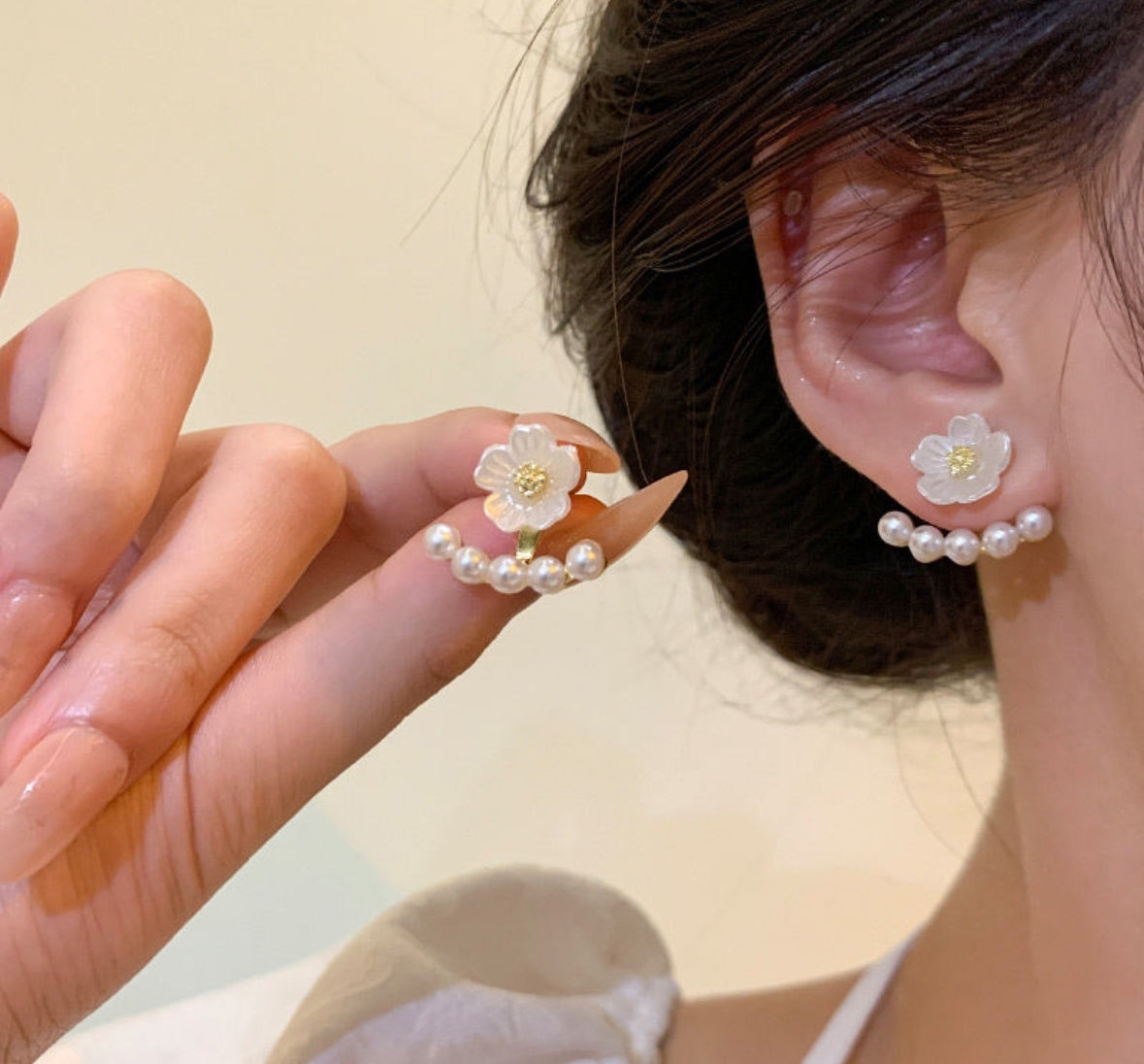 Flower Pearl Stud Earrings