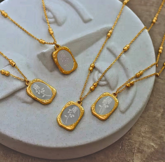 Magic Mirror Rose
Beads Chain Necklace