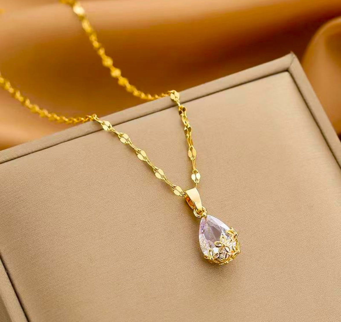 Water Drop Floral Base Pendant Necklace
