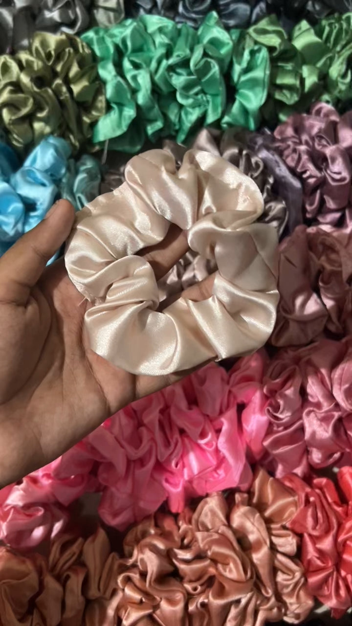 7rs Scrunchies