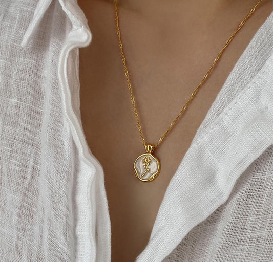Rose Enamelled
Pendant With Trited Style Chain
Necklace