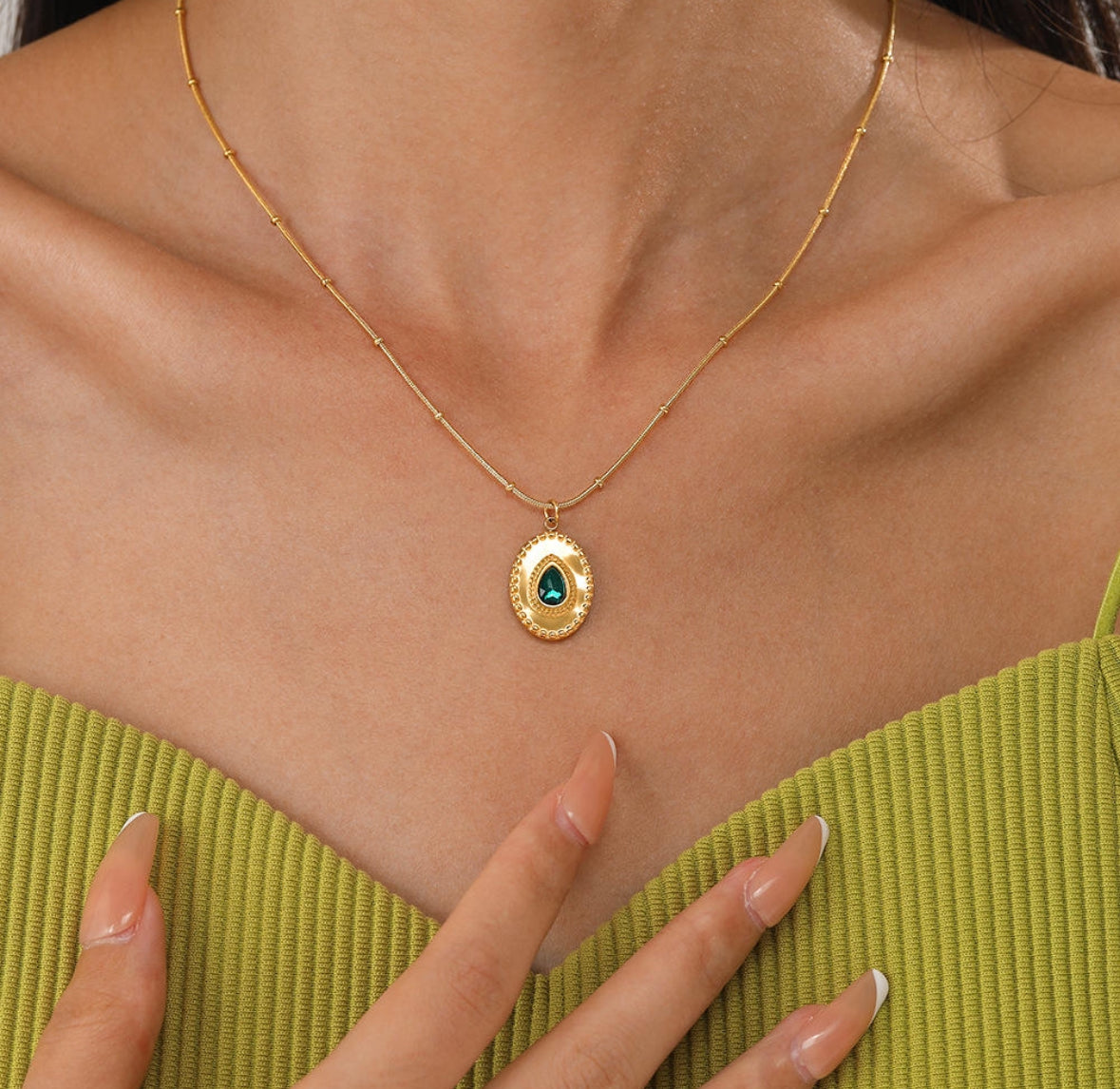 Black Tear Drop Stone Pendant Necklace