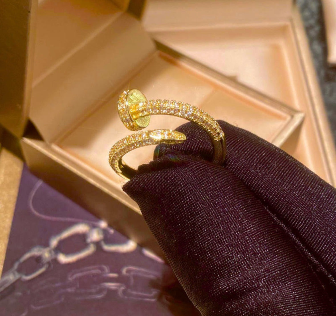 Nail Ring