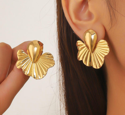 Drop Shell Style Stud
Earrings