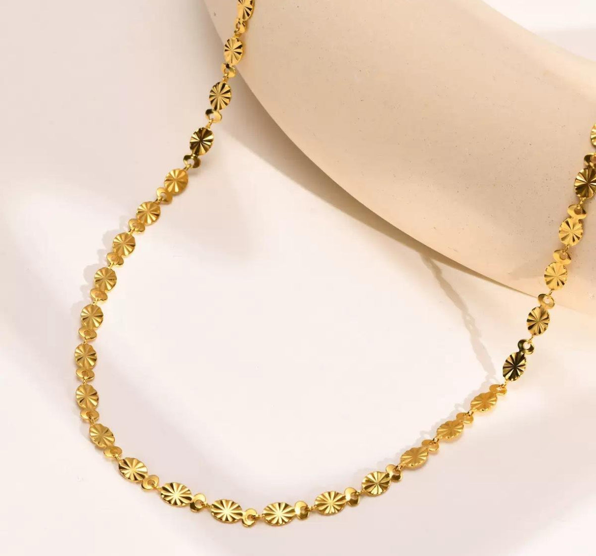 Sunburst Link
Chain Necklace