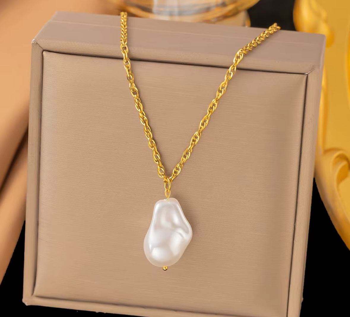 Freshwater Pearl
Necklace