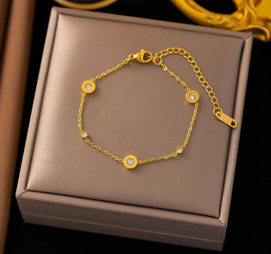 Roman Numbers
Diamond Studded Bracelet