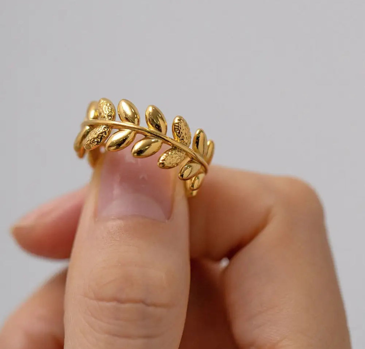 The Round of Leafs
Ring