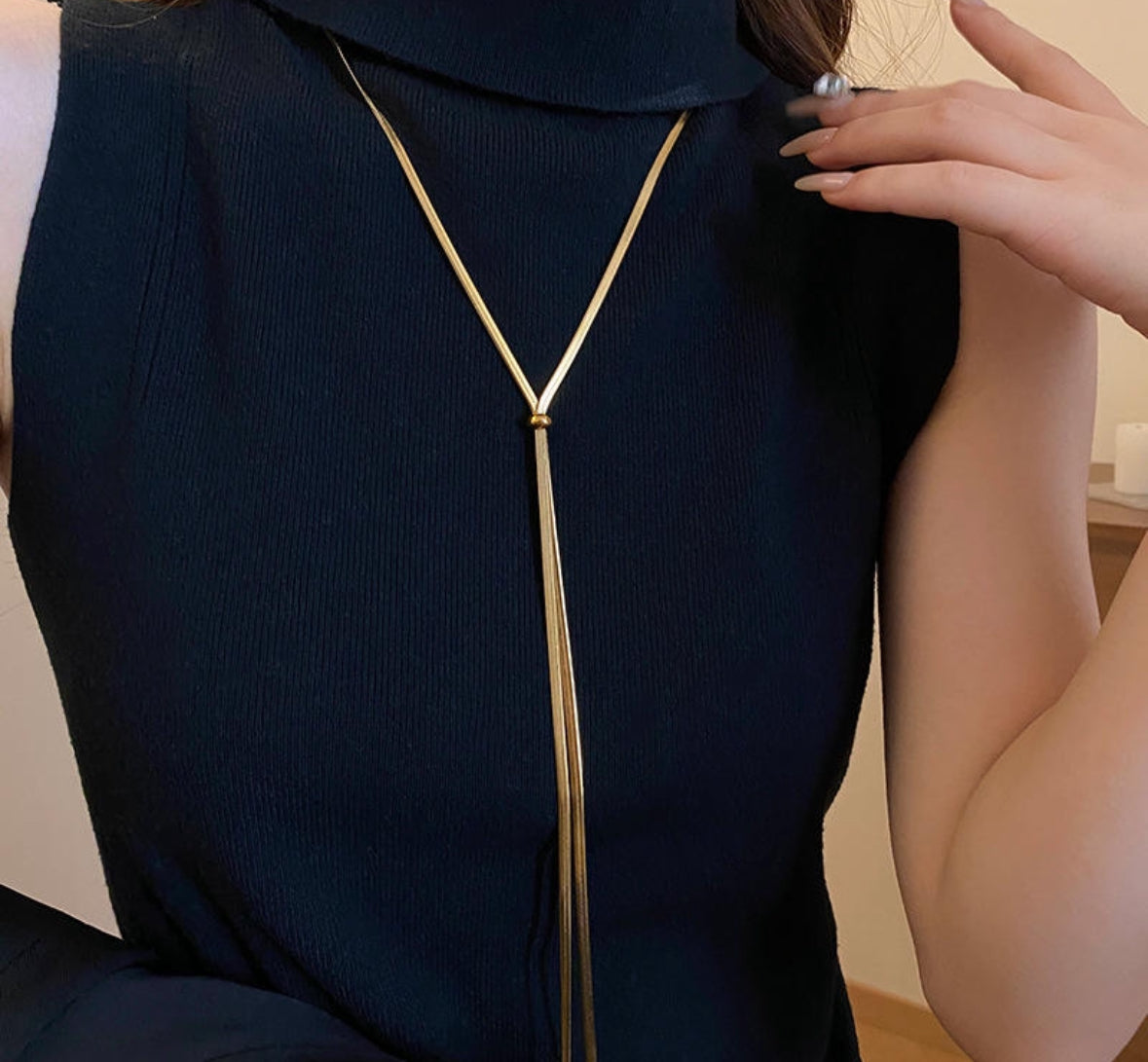 Long Adjustable
Snake Bone Flat Chain Necklace