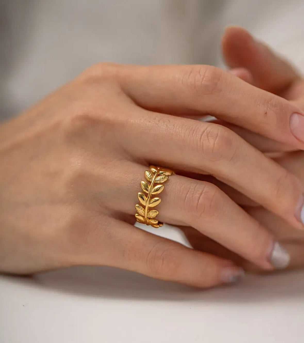 The Round of Leafs
Ring