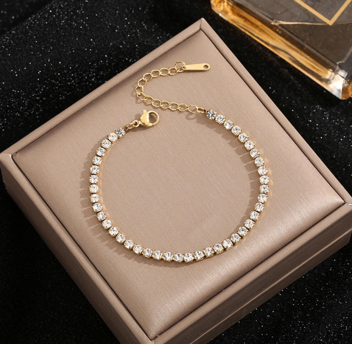 Shiny Full Diamond
CZ Tennis Bracelet