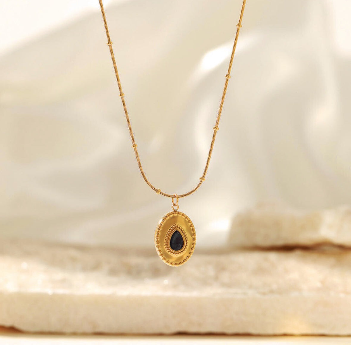 Black Tear Drop Stone Pendant Necklace