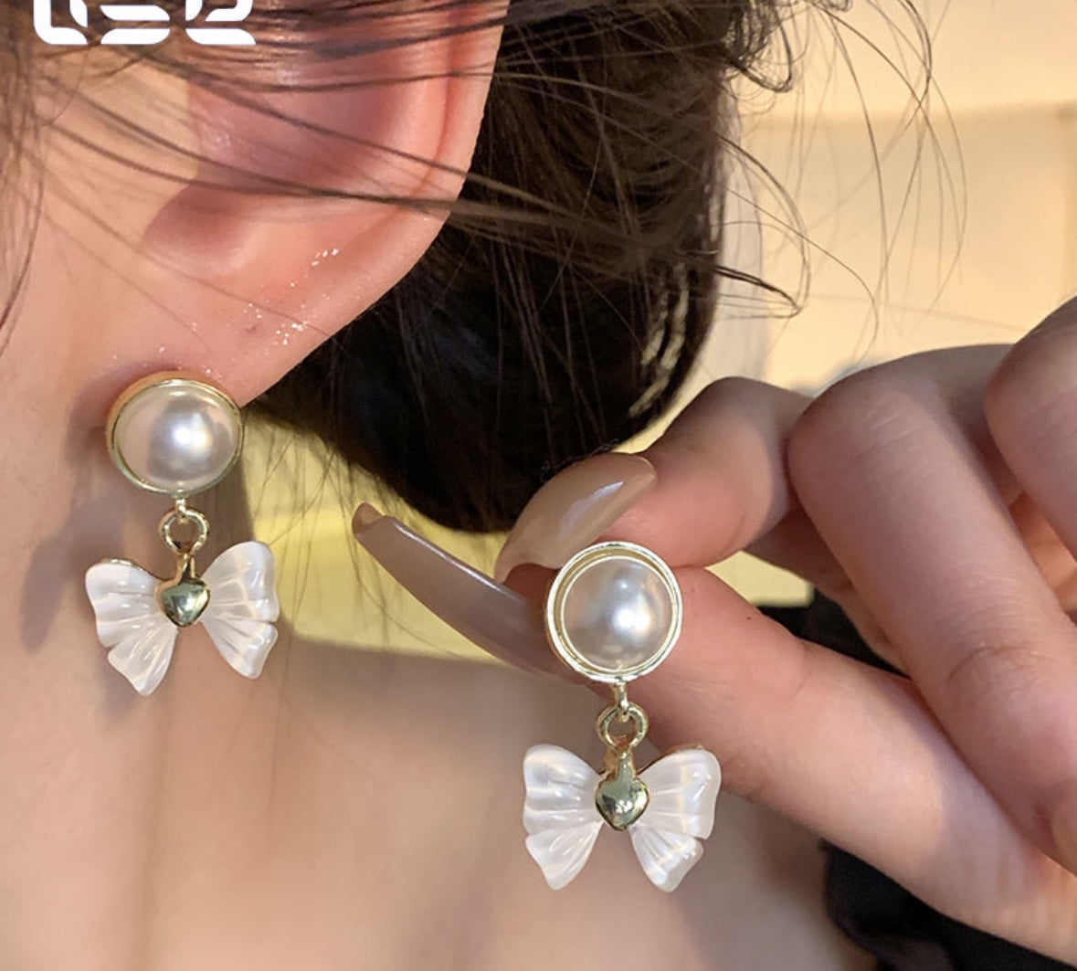 Crystal Bowknot Pearl
Dangle Earrings