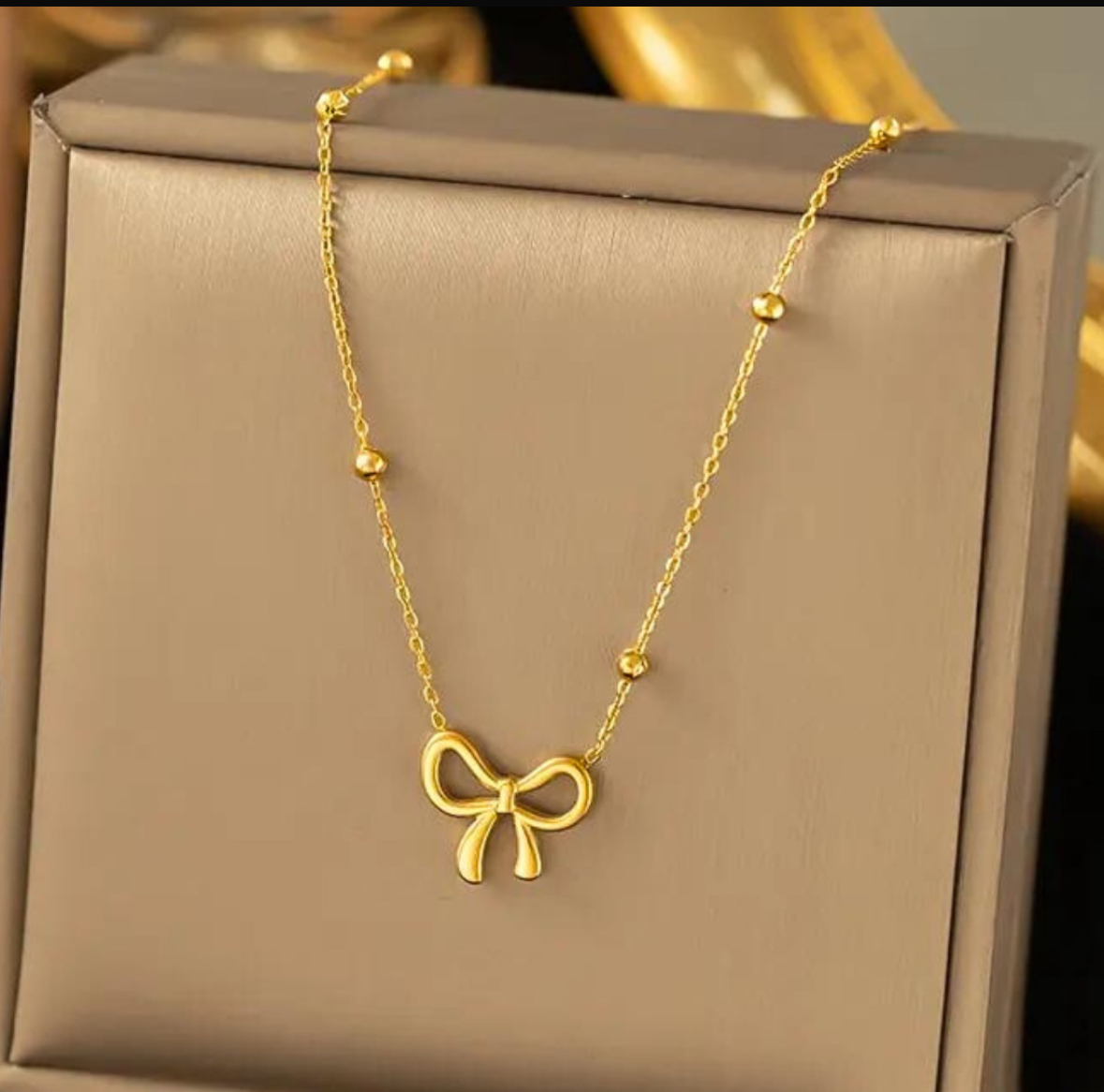 Beads Chain Bow
Necklace