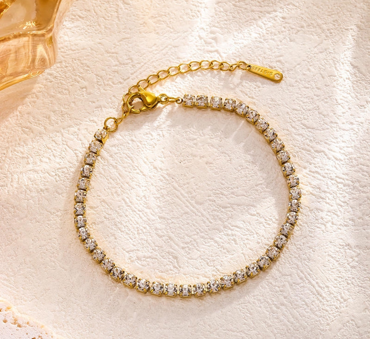 Shiny Full Diamond
CZ Tennis Bracelet