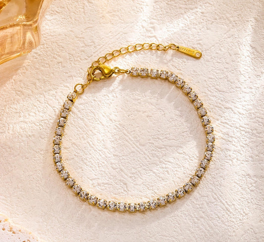 Shiny Full Diamond
CZ Tennis Bracelet